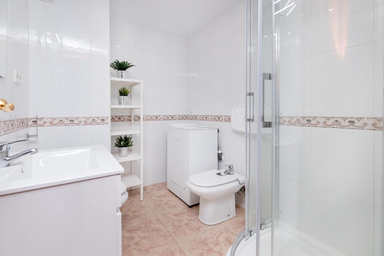 Bhost - Carihuela Beach Torremolinos Dış mekan fotoğraf